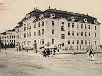 Draškovićeva ulica oko 1905. godine. Zemaljska viša djevojačka škola (današnja Klinika za traumatologiju)